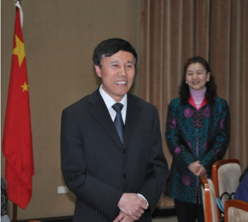 热议：驻外前大使太丢脸了 中共被刺痛