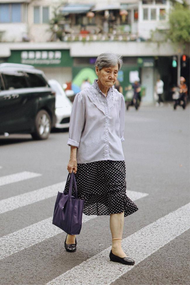 到了上海,发现奶奶们太会穿了 到了上海,发现奶奶们太会穿了