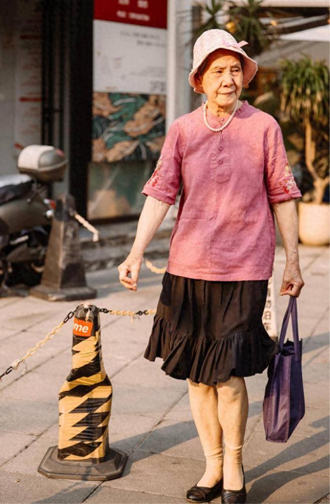 到了上海,发现奶奶们太会穿了 到了上海,发现奶奶们太会穿了