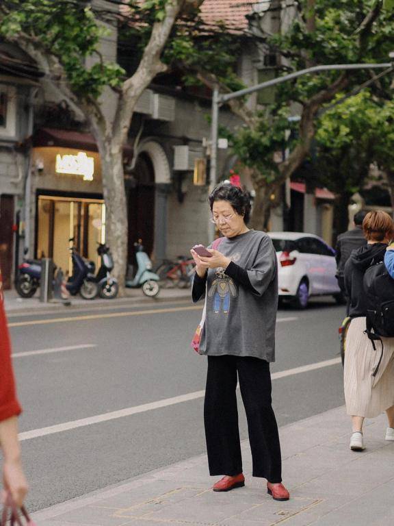 到了上海,发现奶奶们太会穿了 到了上海,发现奶奶们太会穿了