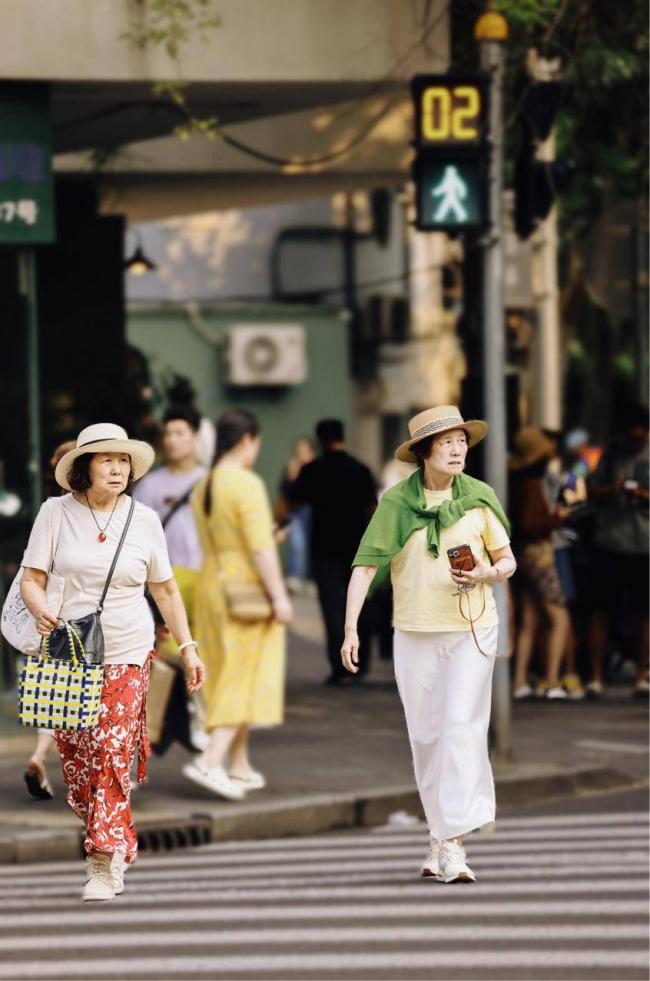 到了上海,发现奶奶们太会穿了 到了上海,发现奶奶们太会穿了