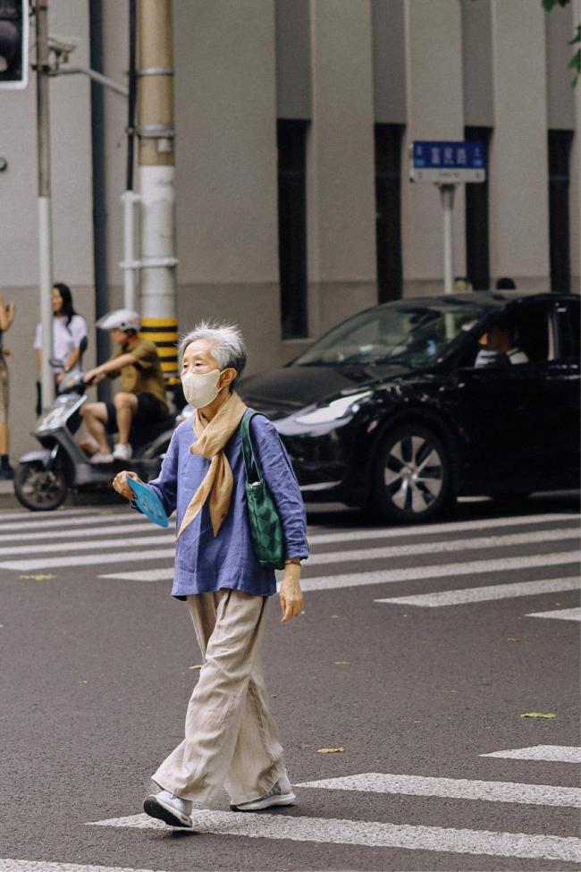 到了上海,发现奶奶们太会穿了 到了上海,发现奶奶们太会穿了