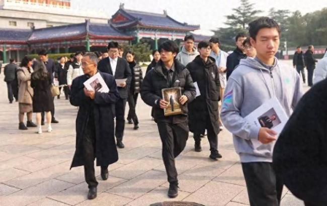 原来他是翁帆父亲,如今在北京养老很安稳 原来他是翁帆父亲,如今在北京养老很安稳