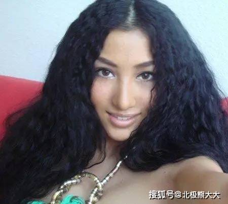 中国歌手被黑人男友暴打至肛裂，现状被曝