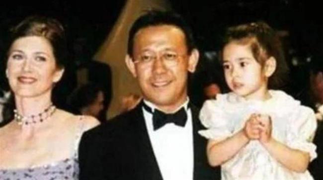 姜文没想到 法国前妻竟给他留下一手好牌 姜文没想到 法国前妻竟给他留下一手好牌