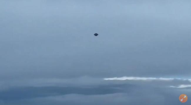 高清视频:钻石型UFO飞越墨西哥 刷爆网络 高清视频:钻石型UFO飞越墨西哥 刷爆网络