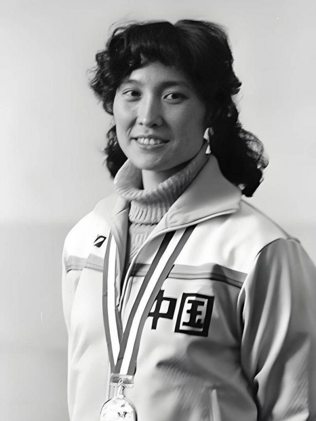 女排首任队长弃官下海,北京有楼女儿是国际超模 女排首任队长弃官下海,北京有楼女儿是国际超模