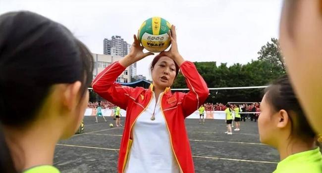 女排首任队长弃官下海,北京有楼女儿是国际超模 女排首任队长弃官下海,北京有楼女儿是国际超模