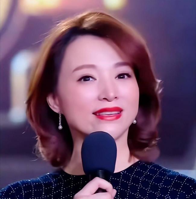 官媒发文官宣!52岁董卿终于等到好消息 官媒发文官宣!52岁董卿终于等到好消息