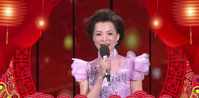 官媒发文官宣!52岁董卿终于等到好消息 官媒发文官宣!52岁董卿终于等到好消息