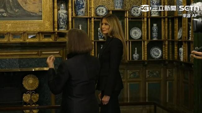 梅兰妮亚陪彭丽媛逛博物馆!她灿笑画面曝 梅兰妮亚陪彭丽媛逛博物馆!她灿笑画面曝