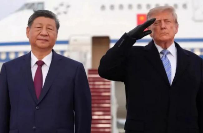 川普见习近平戴手套  引发网民猜测
