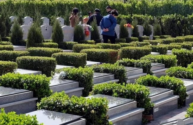 殡葬业寒冬将至?并不是因为死亡少了... 殡葬业寒冬将至?并不是因为死亡少了...