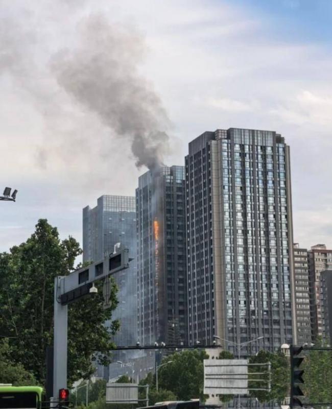 不用等几十年 很多高层住宅正沦为“贫民窟” 不用等几十年 很多高层住宅正沦为“贫民窟”