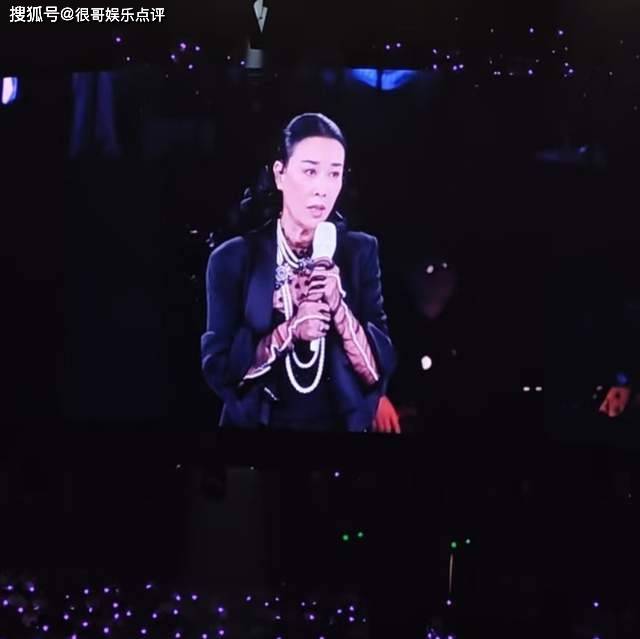 ��Ӣ�ݳ�����ʱ�Ӹ裬�����峪�����ͱ�����