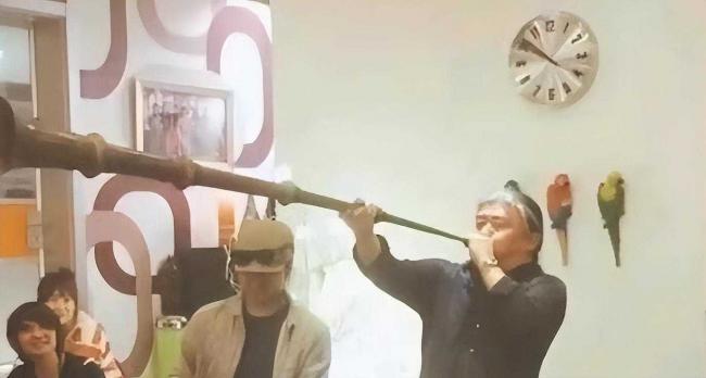 刘欢豪宅:装修值千万,客厅容百人,有私家酒吧 刘欢豪宅:装修值千万,客厅容百人,有私家酒吧