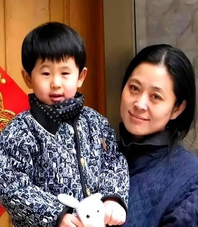倪萍亲哥被母亲偏爱 他的现状令人唏嘘 倪萍亲哥被母亲偏爱 他的现状令人唏嘘