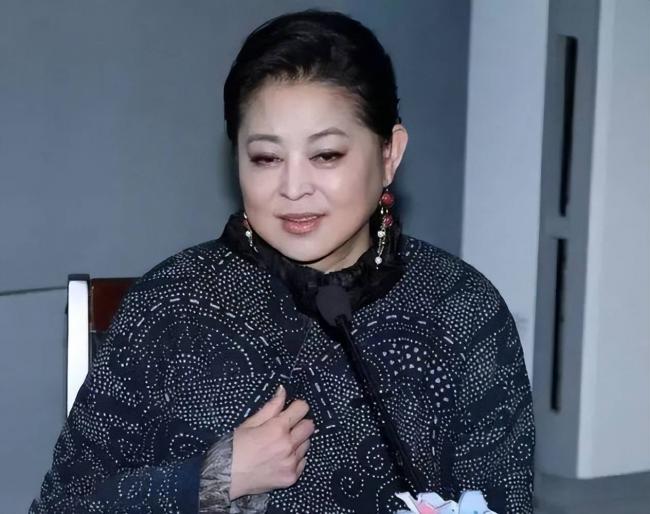 倪萍亲哥被母亲偏爱 他的现状令人唏嘘 倪萍亲哥被母亲偏爱 他的现状令人唏嘘