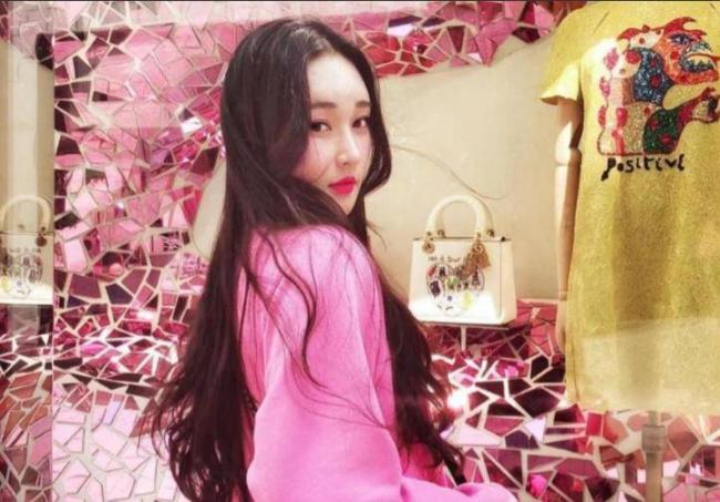 一把雨伞就值15万....疫苗女王儿媳有多奢靡