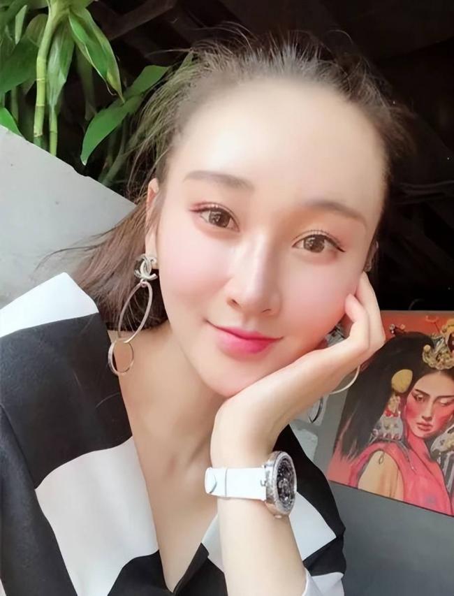 一把雨伞就值15万....疫苗女王儿媳有多奢靡