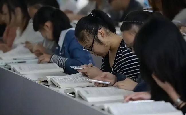 大学奶头乐泛滥成灾 不少家长却一无所知 大学奶头乐泛滥成灾 不少家长却一无所知