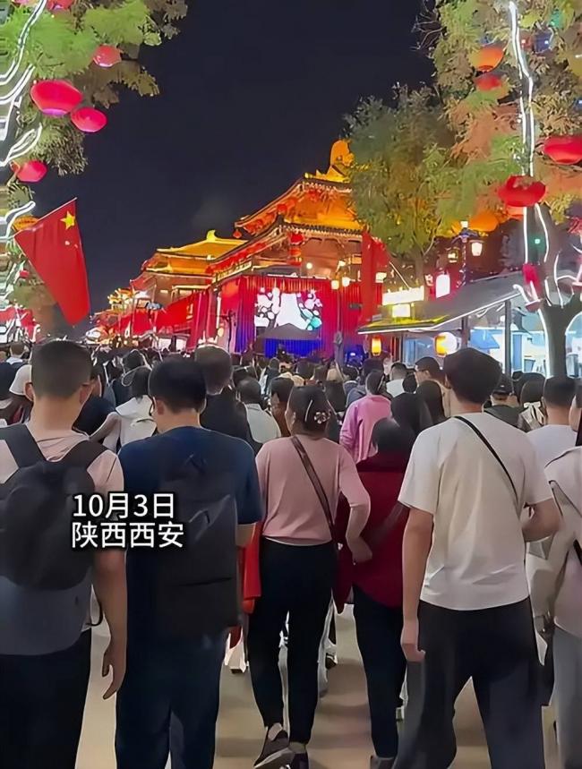 ����ƽ���ʮ��ӵ�¾�����һ���������ߵ���ͷ