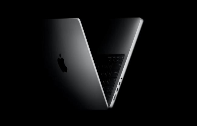 ƻ�����ڵ�ͷ�� MacBook Pro���´�Ŀ�