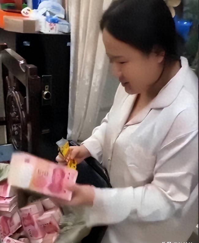 被判死刑的明珍珍,私生活吓人一跳 被判死刑的明珍珍,私生活吓人一跳