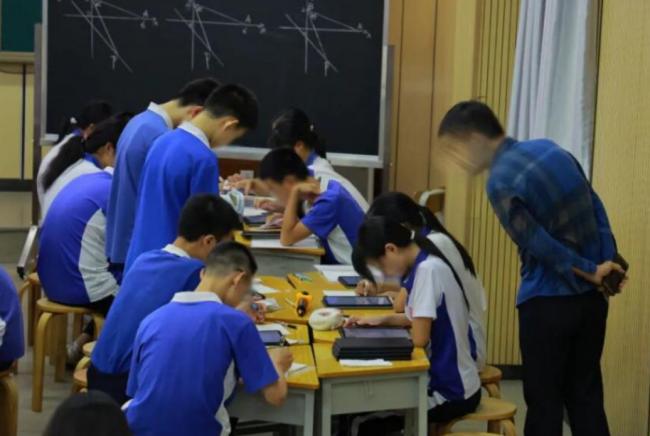 孩子越来越笨  AI 已开始惩罚人类