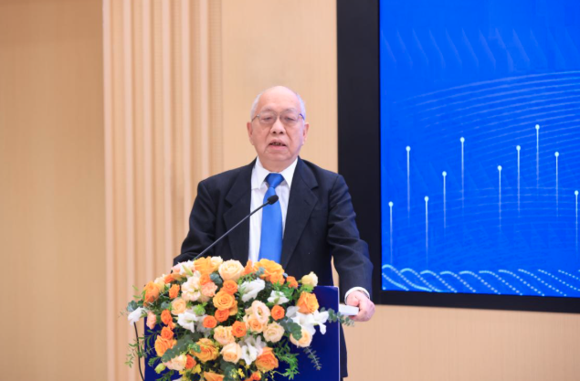 丘成桐数学与AI实验室联盟在清华大学成立 丘成桐数学与AI实验室联盟在清华大学成立