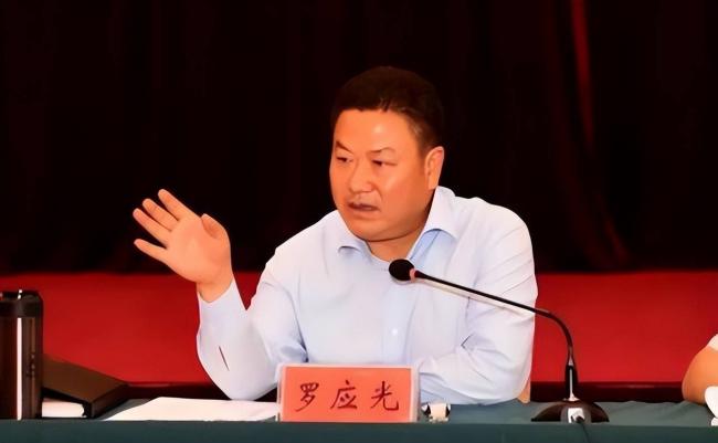“官油子”落马：贪7亿工程，住1807平方豪宅