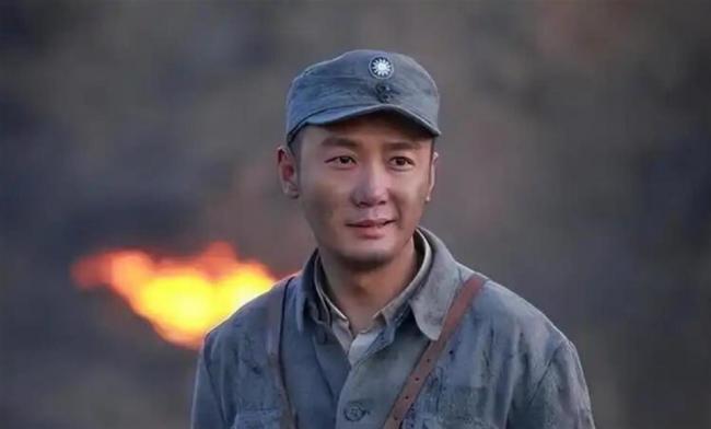 他曾是央视主持,如今沦落到跑龙套 他曾是央视主持,如今沦落到跑龙套