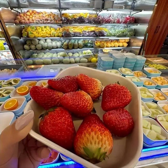 老外发帖记录在中国洗浴中心过夜 网络炸锅