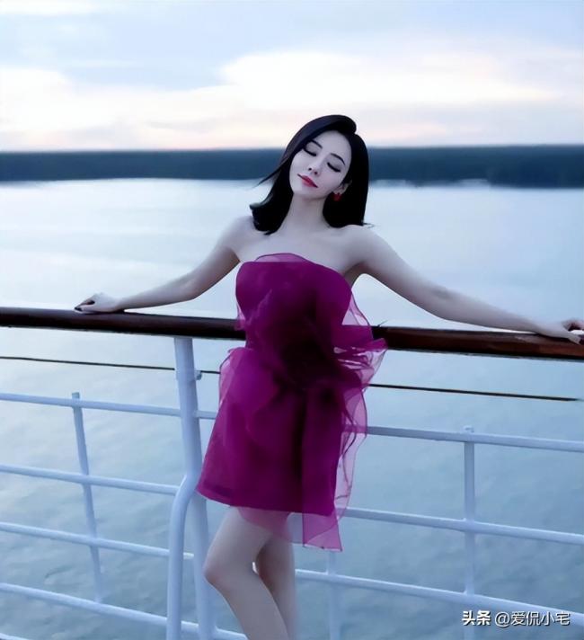 �й�Ů�Ǳ����а�˯16�� ƭ����ƭɫ