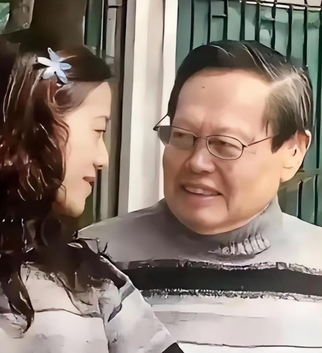 杨振宁去世1年 翁帆首谈感情:我后悔了.... 杨振宁去世1年 翁帆首谈感情:我后悔了....