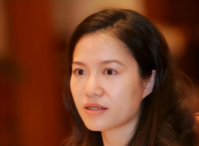 杨振宁去世1年 翁帆首谈感情:我后悔了.... 杨振宁去世1年 翁帆首谈感情:我后悔了....
