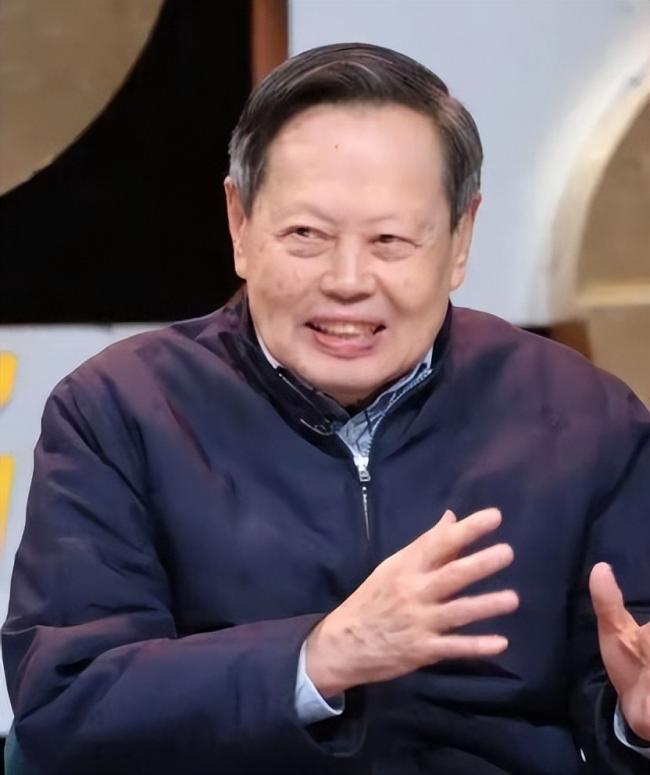 杨振宁去世1年 翁帆首谈感情:我后悔了.... 杨振宁去世1年 翁帆首谈感情:我后悔了....