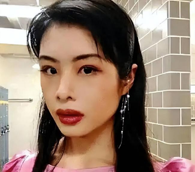 那个频出恨国言论的留学生许可馨，如今怎样了