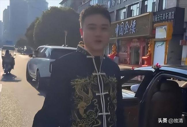 贵州“现代韦小宝”风波升级 官方下场