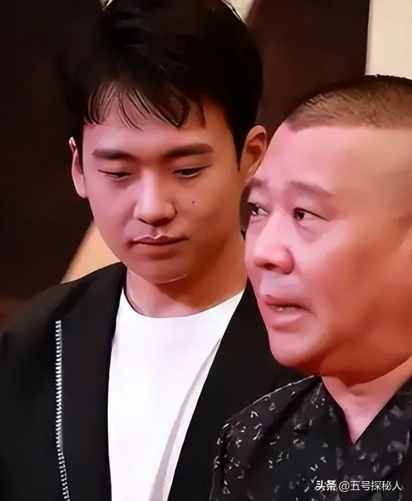 郭德纲二儿子长相太着急 和老妈共用一张脸 郭德纲二儿子长相太着急 和老妈共用一张脸