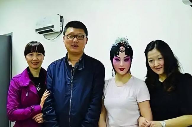 袁腾飞身在福中不知福 只会自招其辱