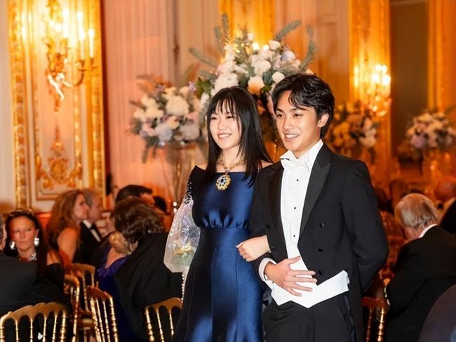 44 岁的陈婷,私下生活远比想象中更壕 44 岁的陈婷,私下生活远比想象中更壕