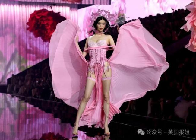 她穿3.5亿钻石内衣首登维密!中国超模超亮眼 她穿3.5亿钻石内衣首登维密!中国超模超亮眼