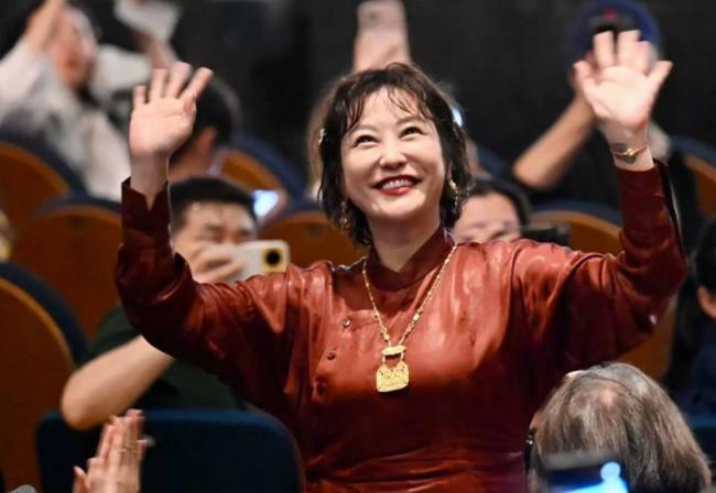 乌镇这一夜,黄磊大女儿惊艳,全场瞩目 乌镇这一夜,黄磊大女儿惊艳,全场瞩目