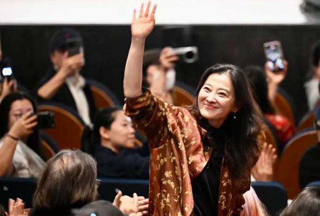 乌镇这一夜,黄磊大女儿惊艳,全场瞩目 乌镇这一夜,黄磊大女儿惊艳,全场瞩目