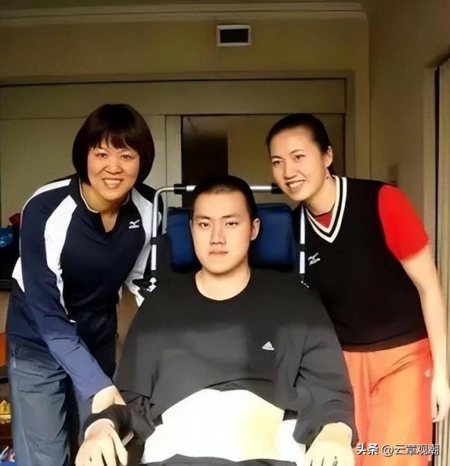 郎平晒出与汤淼全家合照 汤淼女儿正面照曝光 郎平晒出与汤淼全家合照 汤淼女儿正面照曝光