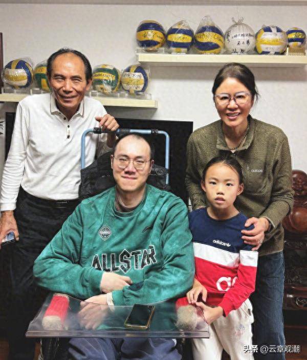 郎平晒出与汤淼全家合照 汤淼女儿正面照曝光 郎平晒出与汤淼全家合照 汤淼女儿正面照曝光