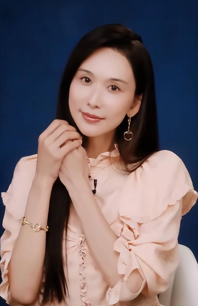 这是林志玲?眼睛小到认不出,被嘲是老太太 这是林志玲?眼睛小到认不出,被嘲是老太太