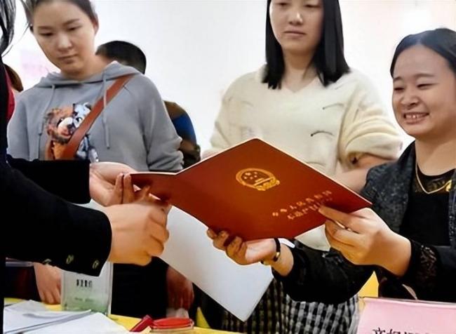 史上最大规模化债启动!30年的信仰进入倒计时 史上最大规模化债启动!30年的信仰进入倒计时