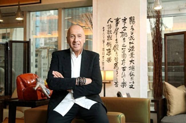 退出美加国籍，他带着百亿身家加入中国籍